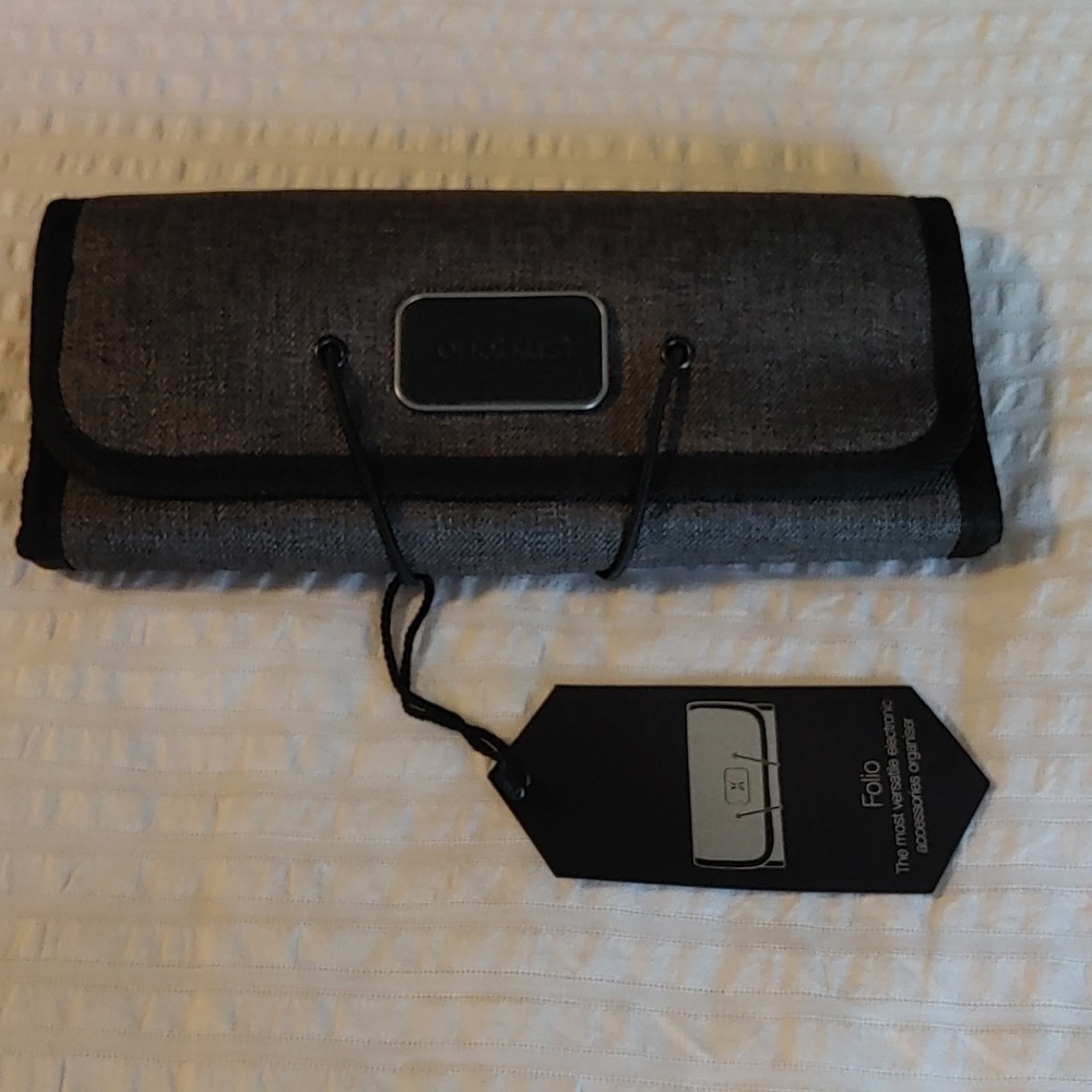💚NWT ELECTRONIC ACCESSORIES ORGANIZER